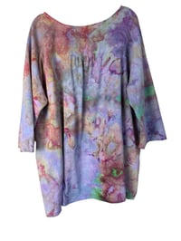 Image 7 of XL Cotton Woven Forager Top in Nebula Watercolor Ice Dye