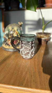 Image 7 of Skull mug 09