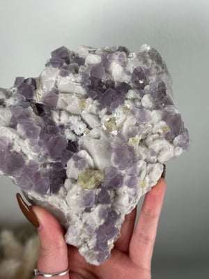 OCTAHEDRAL PURPLE FLUORITE ON CANDLE QURTZ -CHINA- E