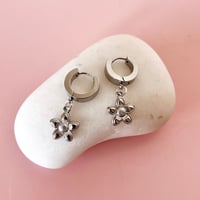 Image 4 of Little Textured Flower Huggies