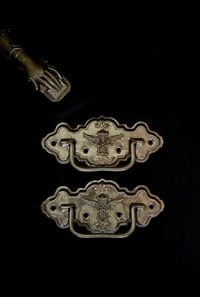 Image 2 of Paire de poignées chromée , décor de sablier ailé, 1910-20