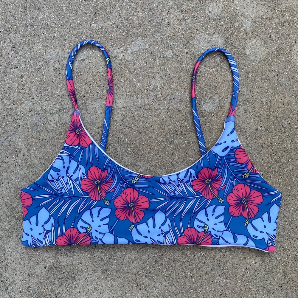 Image of SCOOP LEXY TOP : BEACH BLUES X WHITE