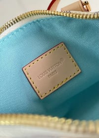 Image 18 of ĻV New Speedy