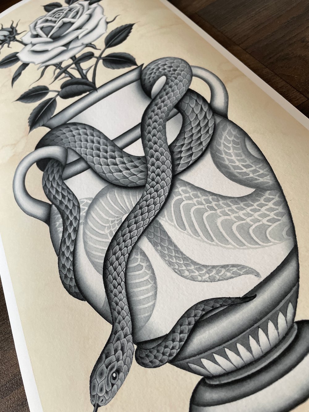 Snake vase print