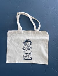 B ball tote 