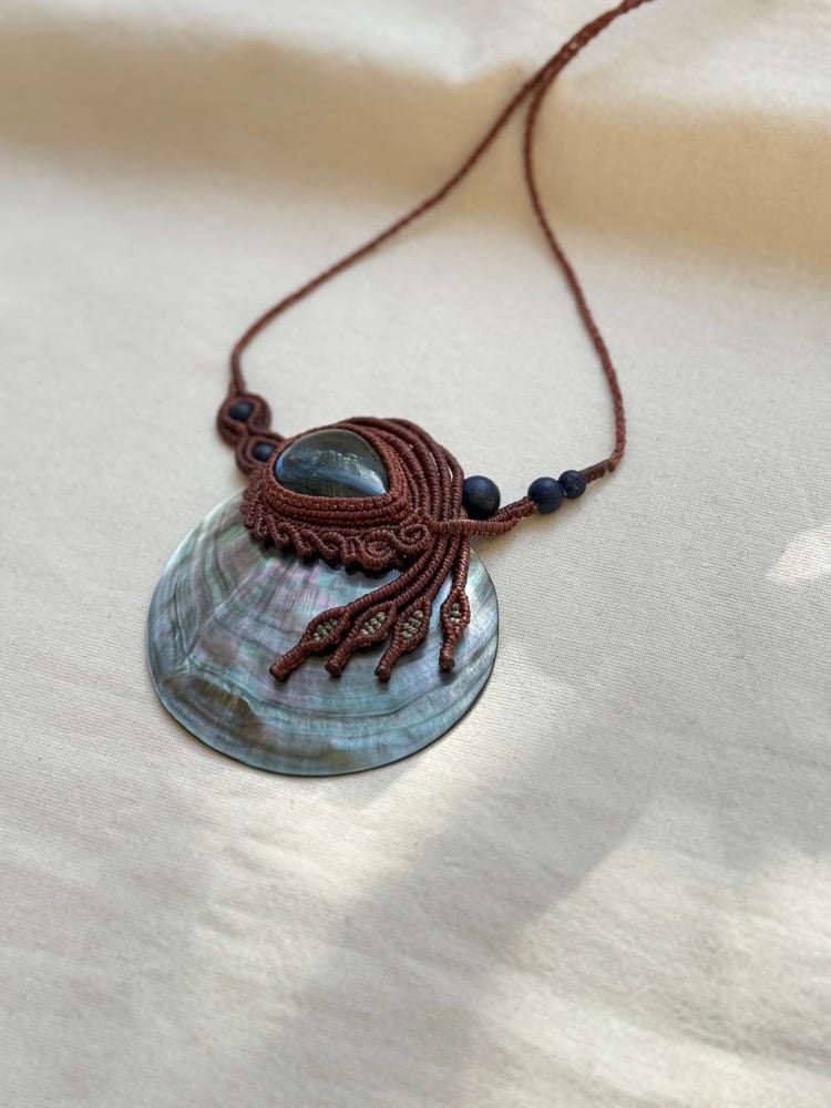 Image of Macrame necklace with labradorite and mother of pearl shell