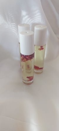 Image 2 of NZ Glass Skin Roller Face Oil ( dupe)