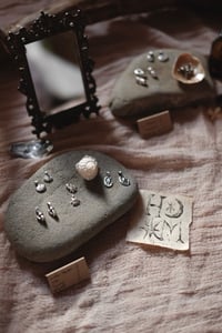 Image 4 of Ofydd (Oval) Pendant