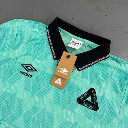 Image of BNWT AW 22 Palace x Umbro jersey, size medium 