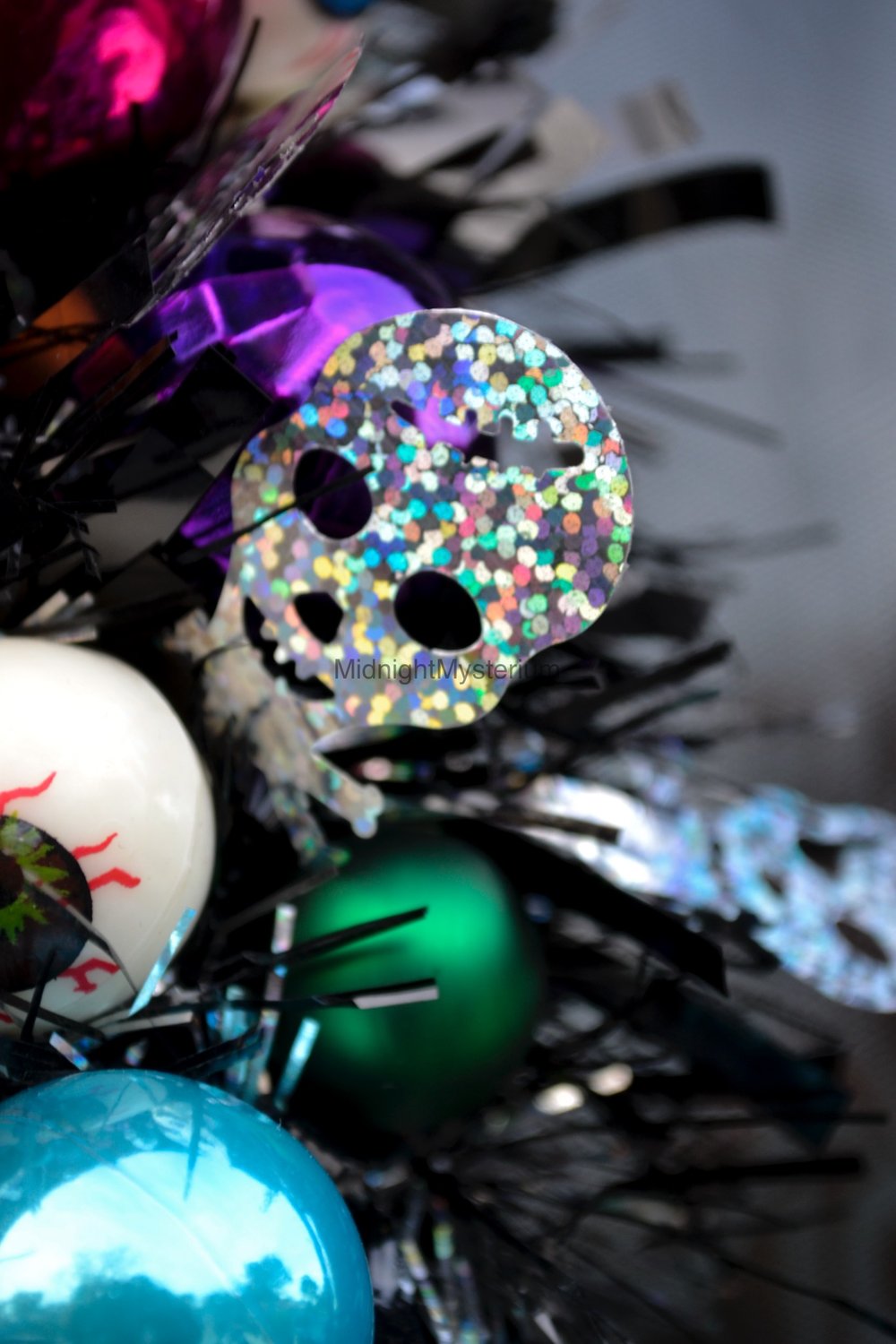 Retina: Decorative Eyeball Wreath