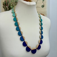 Image 2 of NEW blue colour fade circles necklace