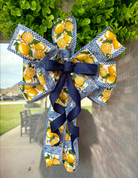 Image 2 of Boxwood Summer Lemon Bow Wreath
