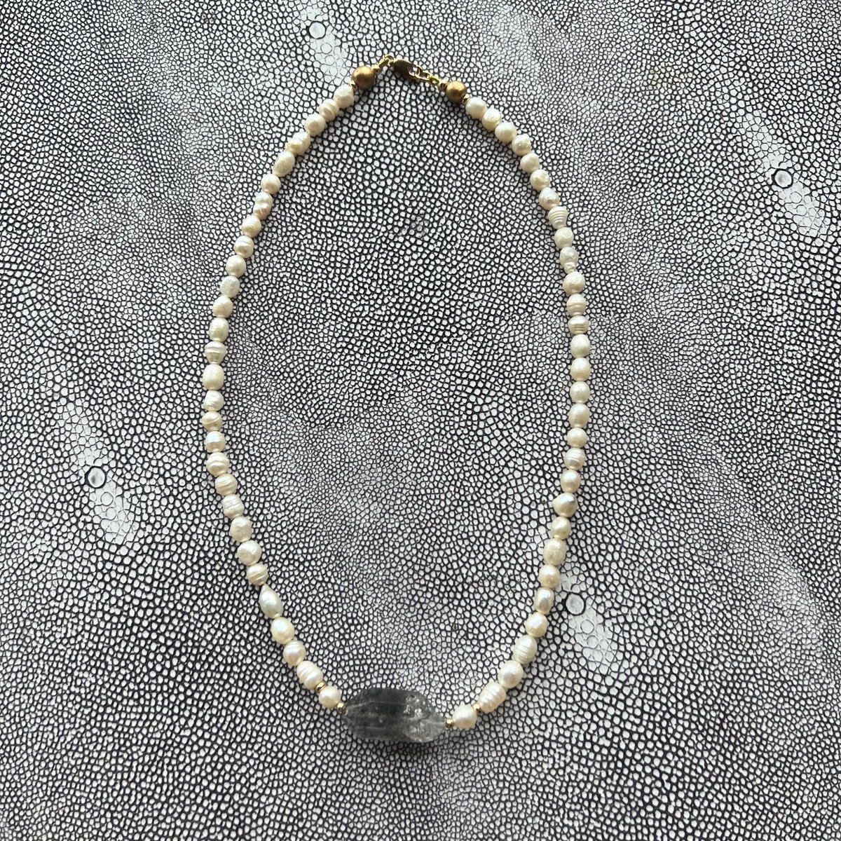 HORIZONS- petite gray tibetan + pearls