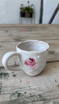 Image 2 of Rose mug 01