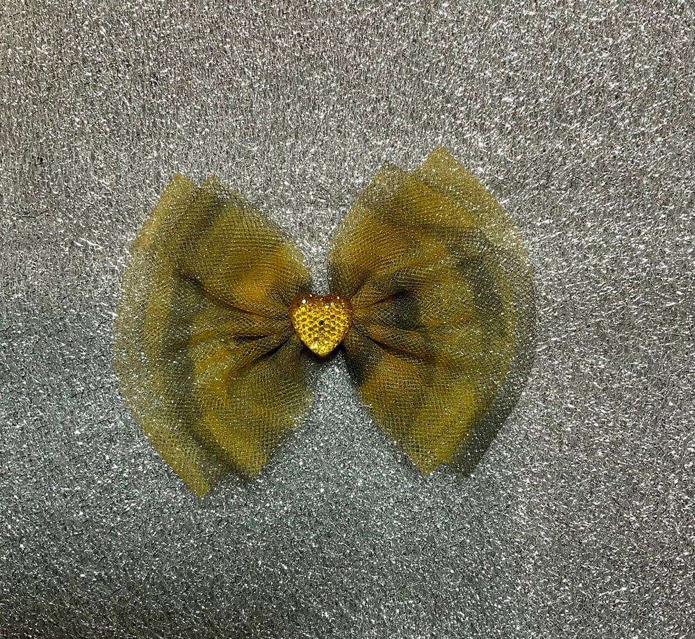 Yellow sheer zebra heart stone