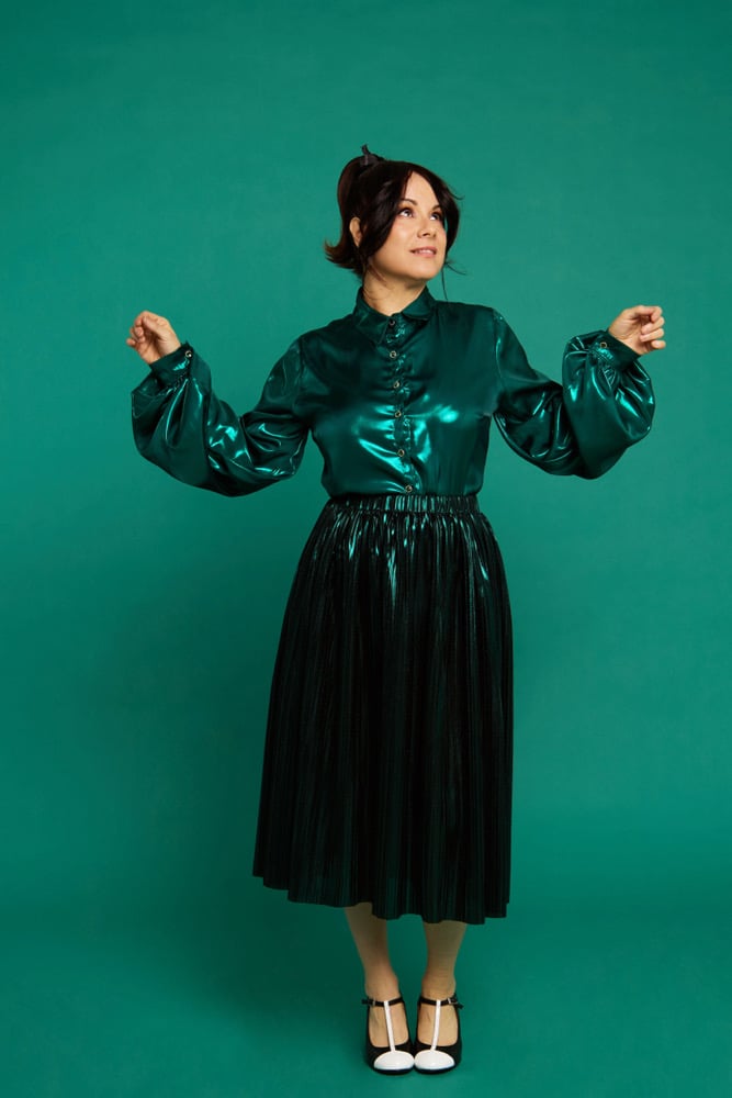 Image of Falda Barbara King