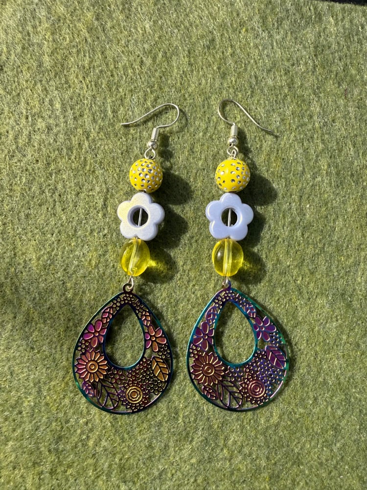Image of ๐ผ๐๐ผFlower power earrings ๐ฉท๐๐ผ