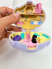 Image 9 of Ensemble bracelet et Polly Pocket tête de chien Complet