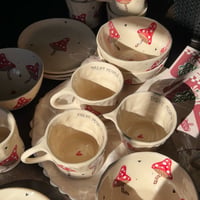 Image 2 of Tasse Treat People with Kindness 🍄 (pré-commande)
