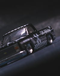Image 7 of OFF-WHITE CHEVY SILVERADO CUSTOM 