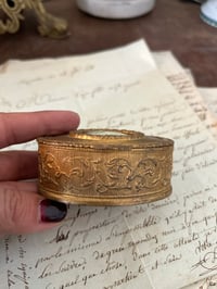 Image 4 of Petite boîte à bijoux 1900 en regule doré