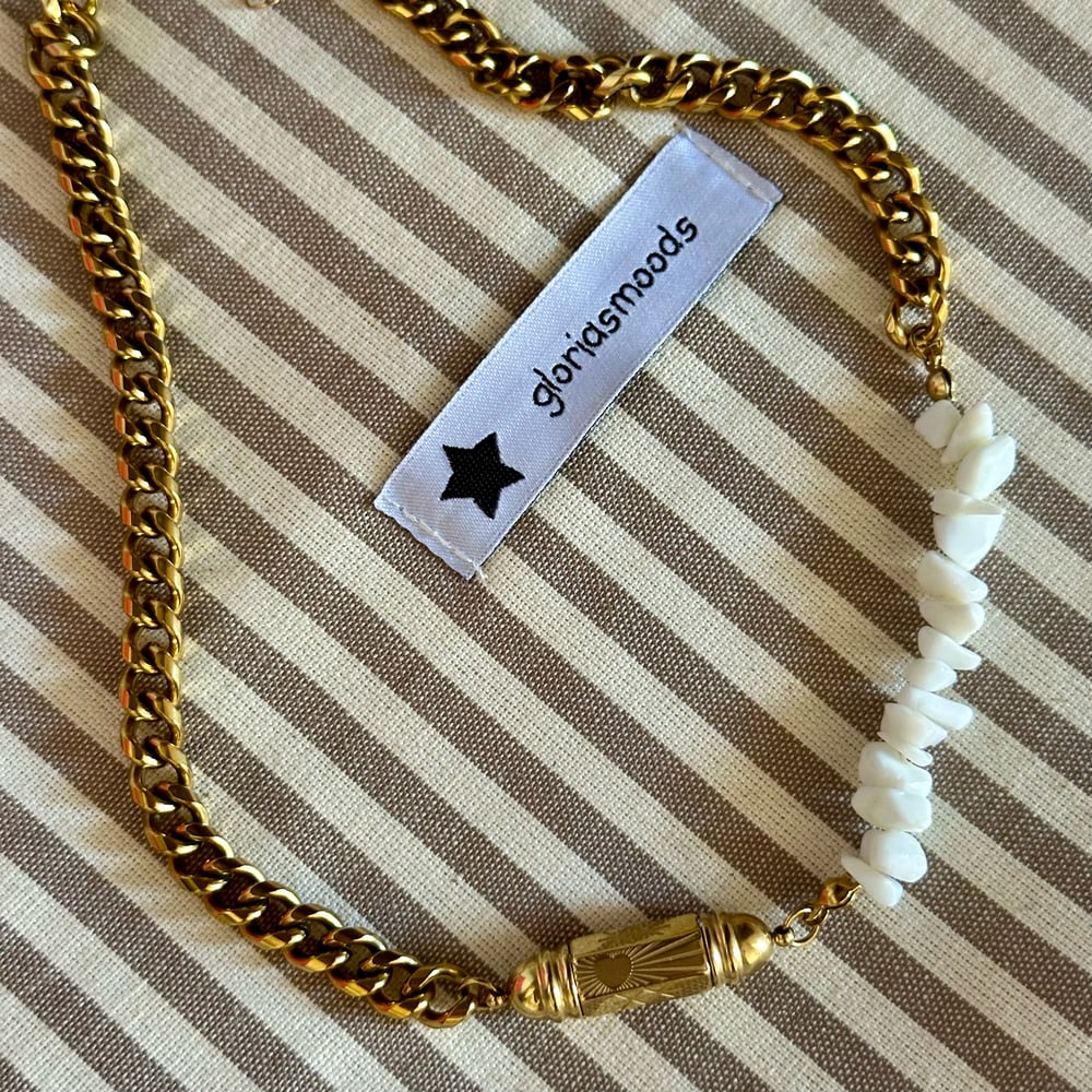 Image of COLLANA CATENA ORO E CHIPS CORALLO 