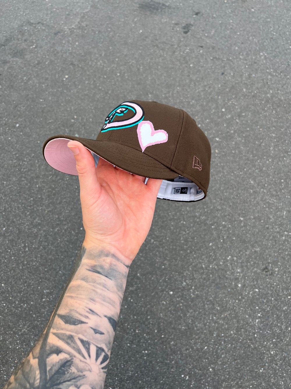 Image of PINK BRIM BROWN ARIZONA DIAMONDBACKS CUSTOM FITTED CAP