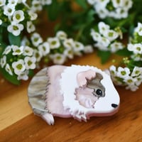 Gertie the guinea pig - brooch - grey and pink 