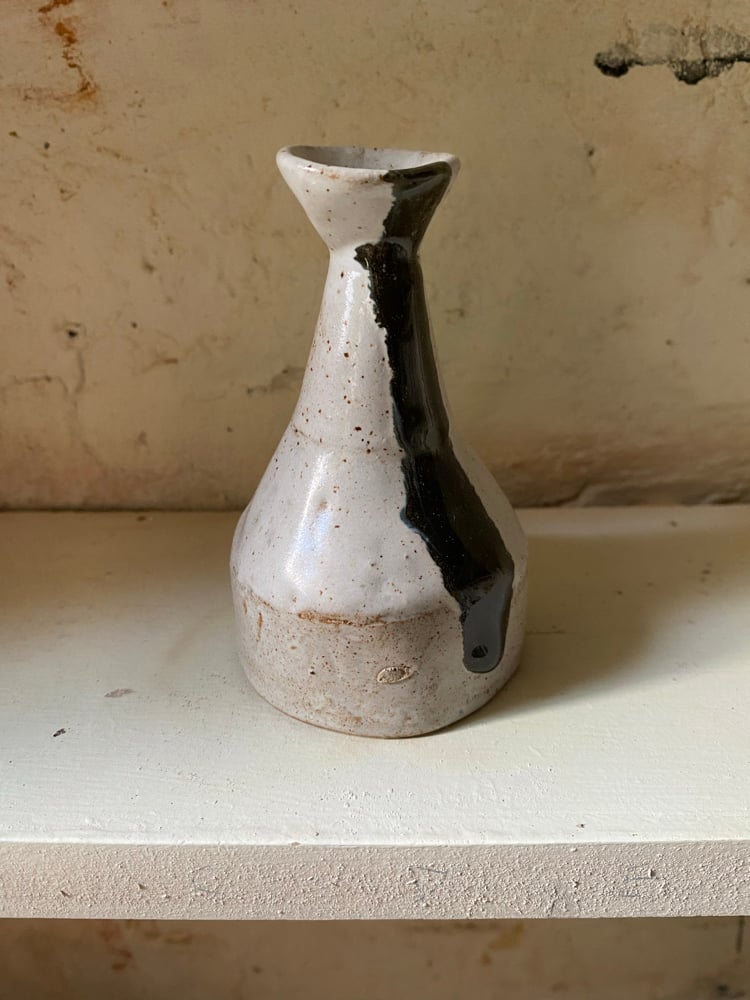 Squat tin glazed bottle with beauty mark Image 3