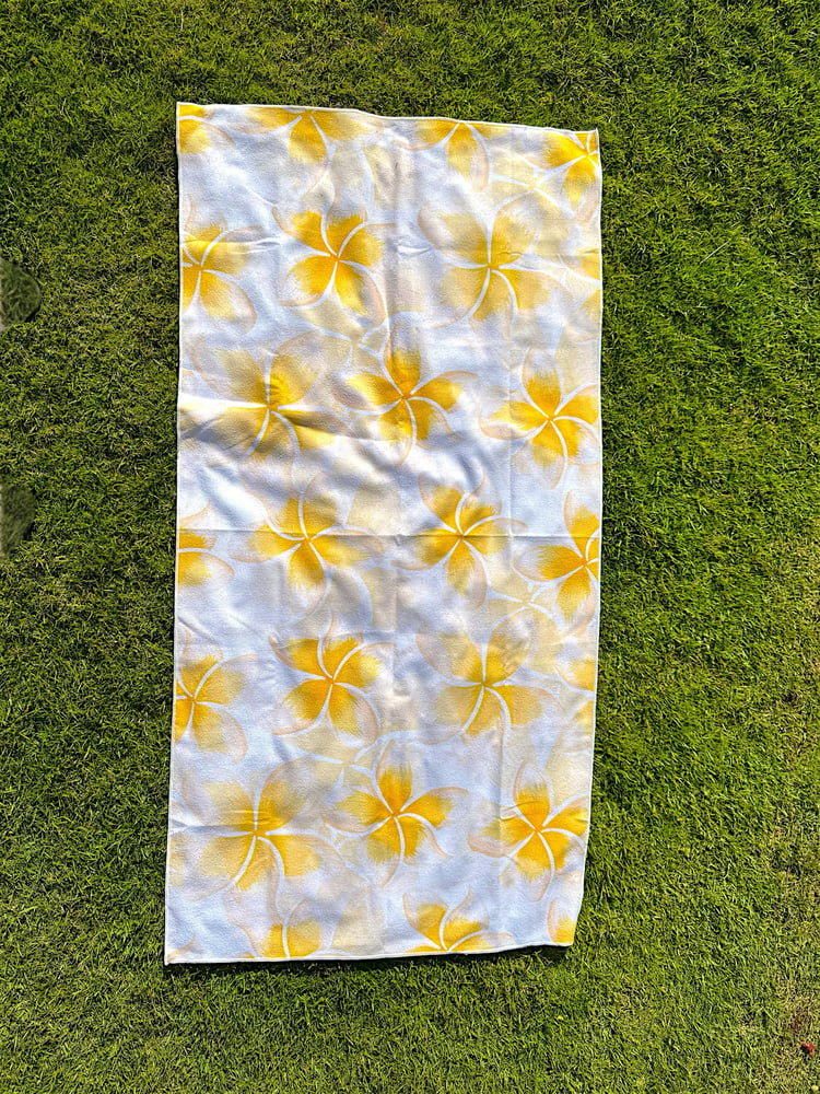 Image of Hunnygirl Plumeria Bath & Beach Towel