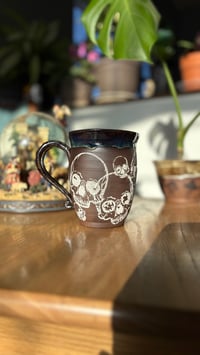 Image 3 of Skull mug 06