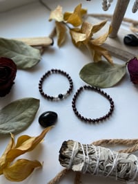 Image 3 of Garnet with Howlite/Onyx