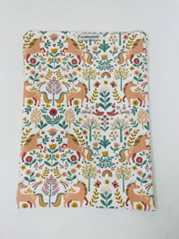 Image 3 of Pochette XL intérieur enduit toile de coton licornes pastel