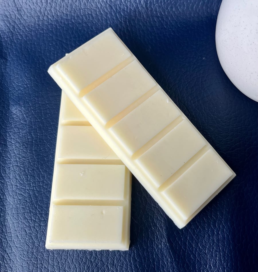 Image of Linen + Luxury | Soy + Beeswax Melt