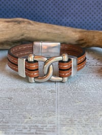 Image 8 of The Simple Horseshoe 