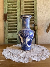Image 1 of Le vase en faïence Delft
