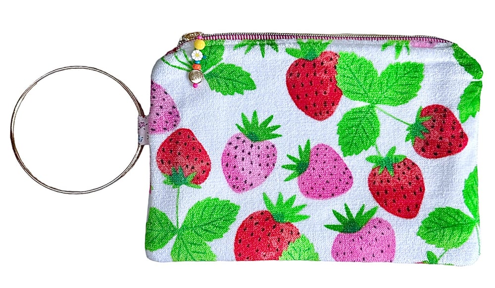 Image of Circle Wristlet 05