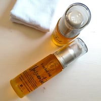 Image 5 of Face Oil/Non-Greasy