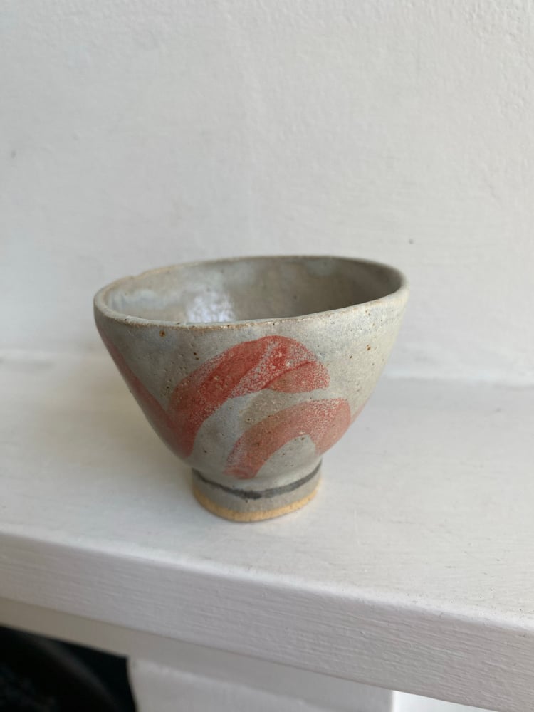 Deep footed bowl (black circle) Image 2
