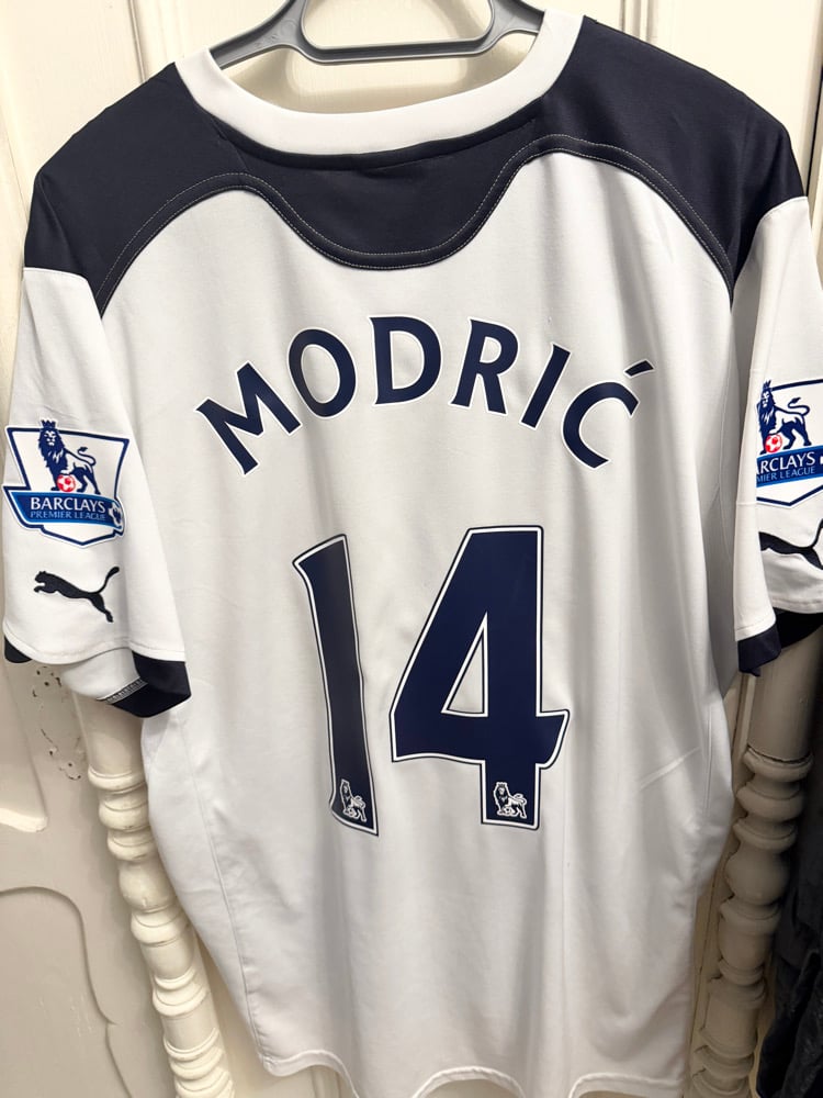 Image of Tottenham Hotspur “MODRIĆ 14” 2010/11 Home Shirt + PL patches (XL)