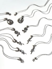 Image 1 of Petit Chains