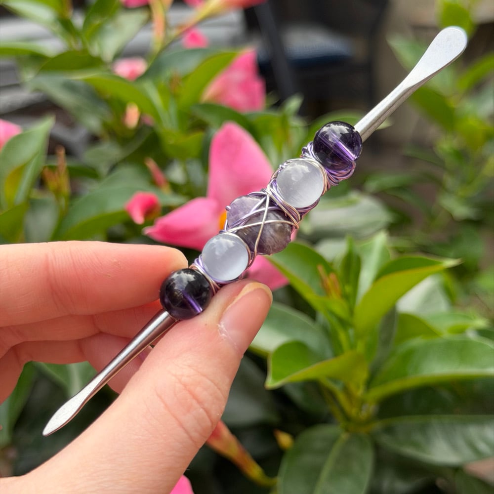 Image of amethyst geode dab tool