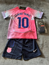 Image 2 of Barcelona pink/ blue Lamine Yamal no.10