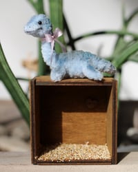 Image 2 of Pipe cleaner plesiosaur with wooden modular display