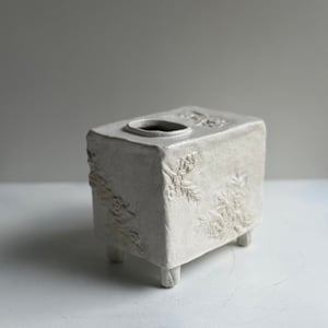 Image of Tea tree box vase (4235)