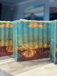 Image 5 of White Lily & Aloe Soap