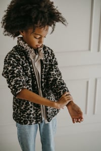 Image 19 of Veste MOMO avec col ENFANT