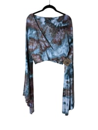 Image 3 of ♻️ UPCYCLED L Knit Bell Sleeve Crop Top in Moody Ice Dye
