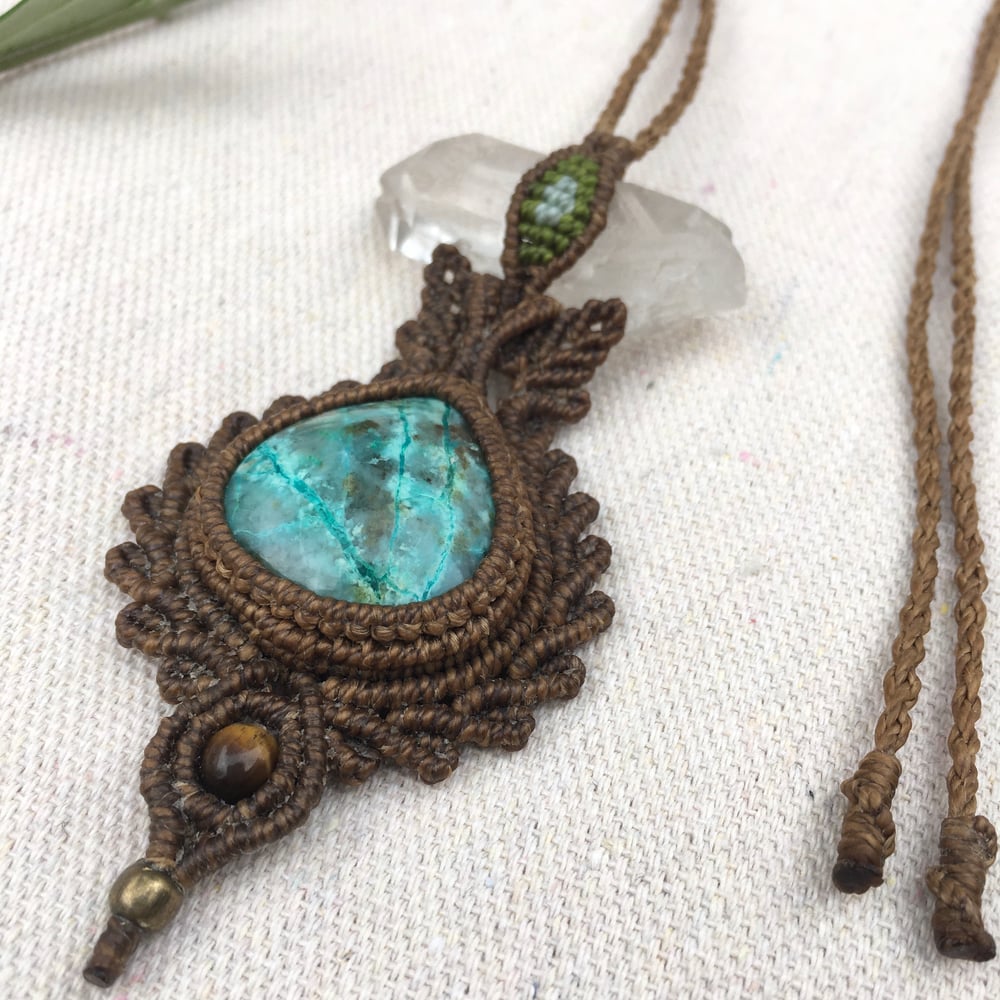 Image of Macrame necklace with Andean opal and quartz 