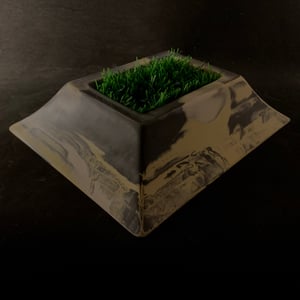 Image of Wired Ramps Quarter Planter (Dark Grey, White and Yelloe)